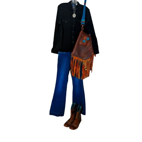 Wrangler Tops - 🛍️ Vintage Wrangler Blues Collared Button Up Pearl Snap Velour Black Shirt